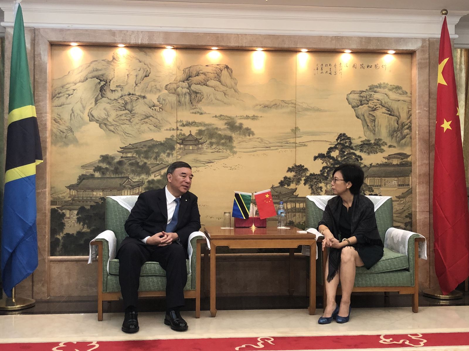 宋志平一行到中国建材坦驻桑尼亚公司考察工作 宋志平一行到中国建材坦驻桑尼亚公司考察工作