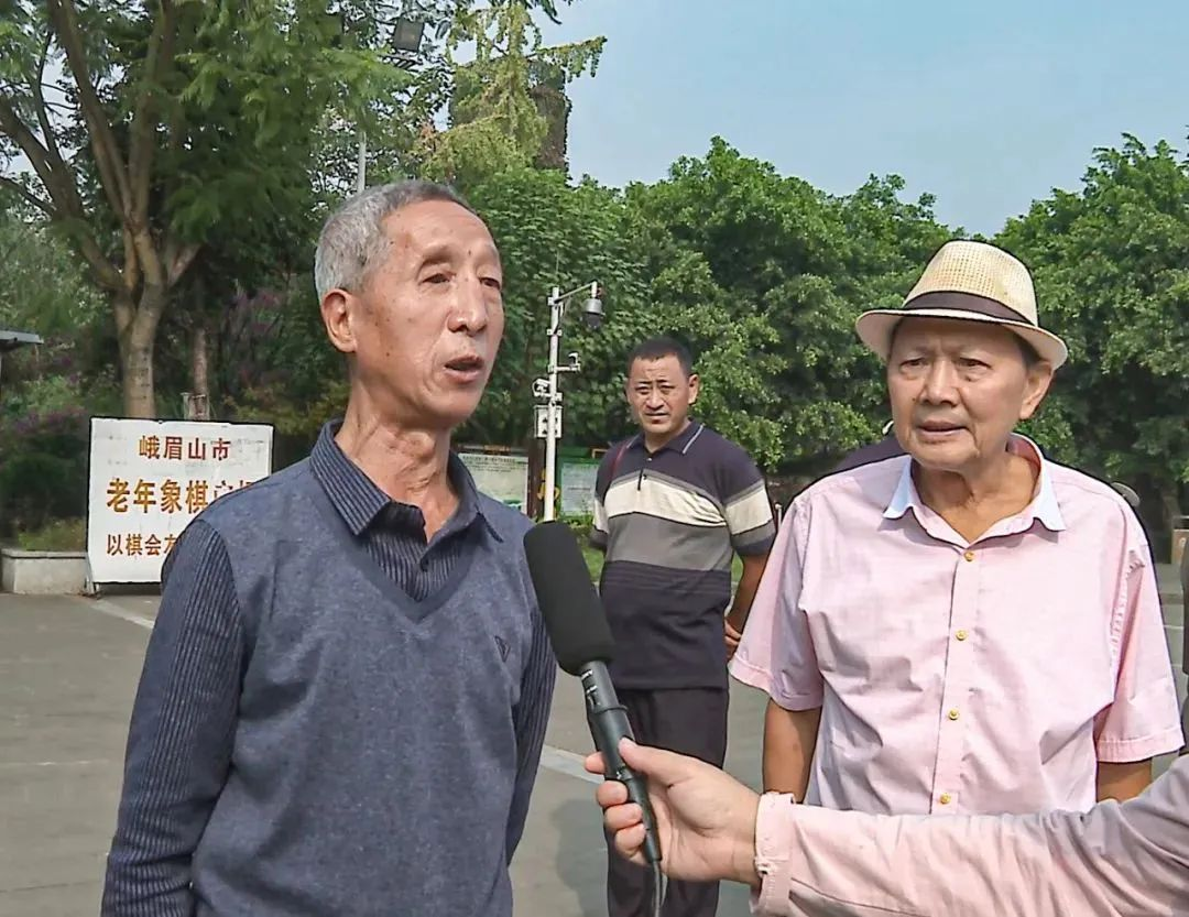 生死瞬间！中国建材71岁退休职工奋不顾身下水救人